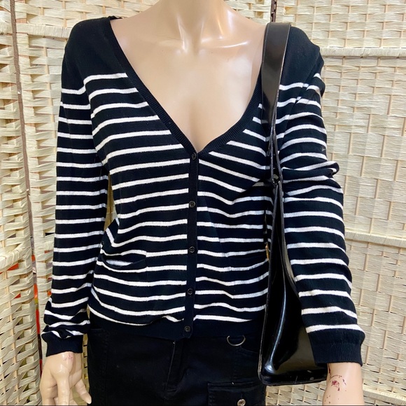 Ferragamo Large Black Enamel Patent Tote- Handbag - Picture 11 of 13